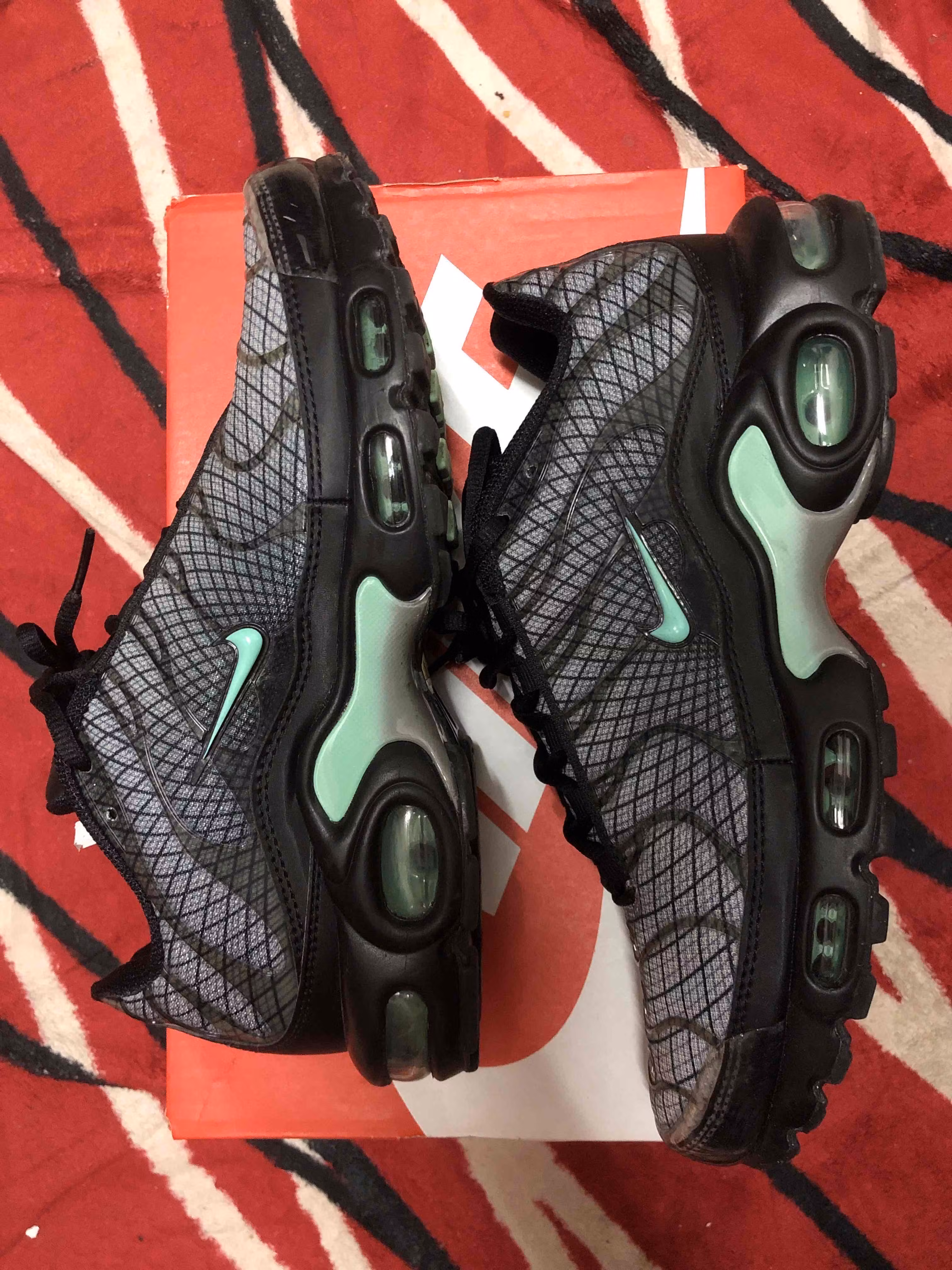 Nike Air Max Plus 'Spirograph' FB3351-001 Nike Air Max Plus 'Spirograph' FB3351-001